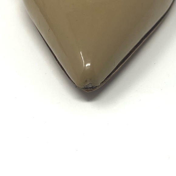 Valentino Garavani Rockstud Pumps – Beige Patent Leather, Size 39 (US 9) - Picture 6 of 16